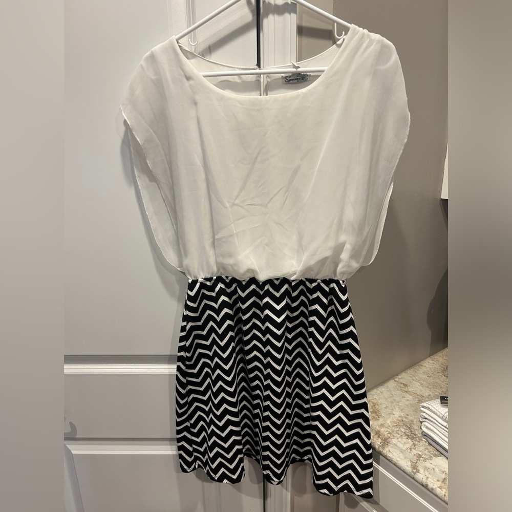 Speechless Black & White Chevron Dress Juniors Large